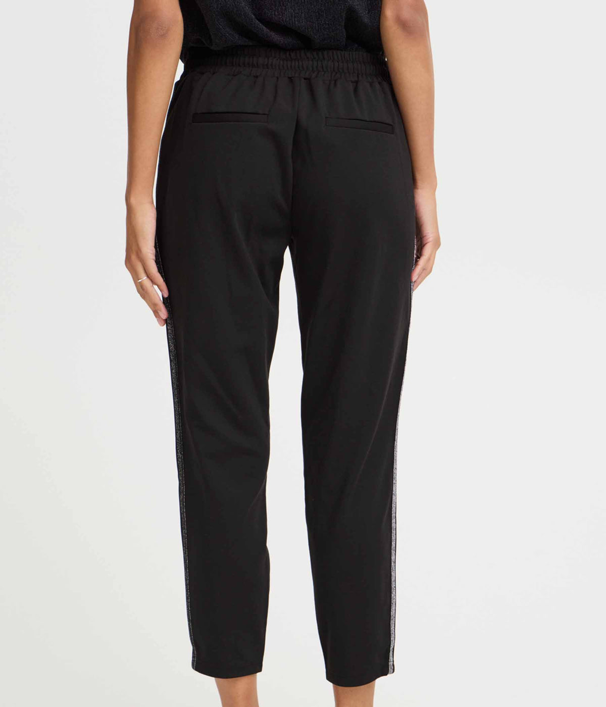 B.YOUNG RIZETTA 7/8 TROUSERS IN BLACK WITH SILVER STRIPE ON THE SIDE